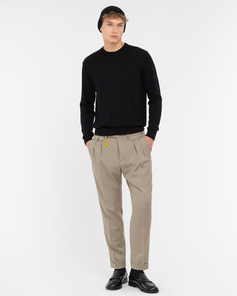 black pure wool round neck sweater