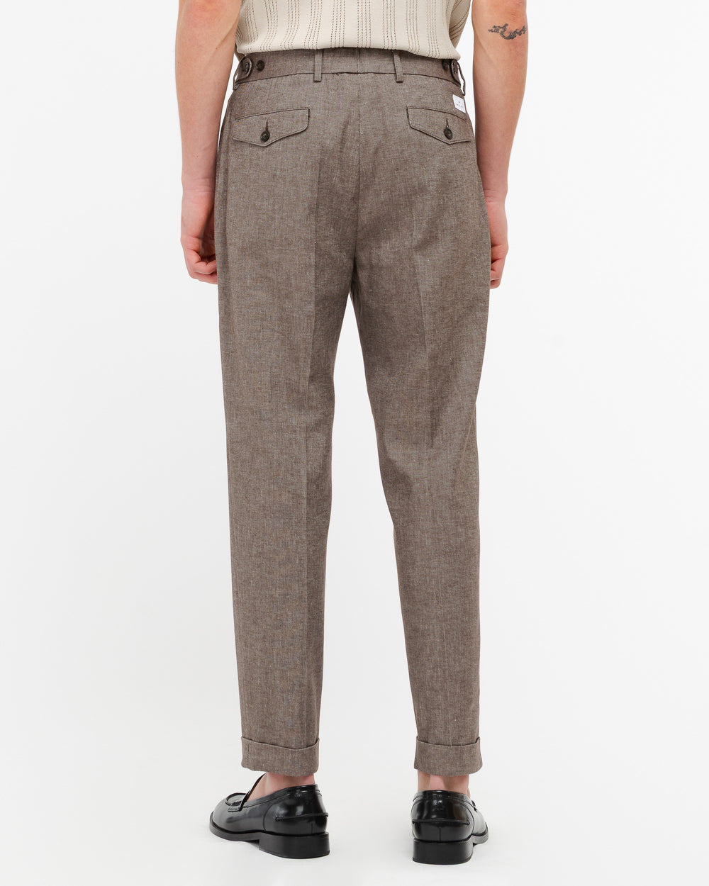 brown double pleated trousers in denim effect cotton linen twill
