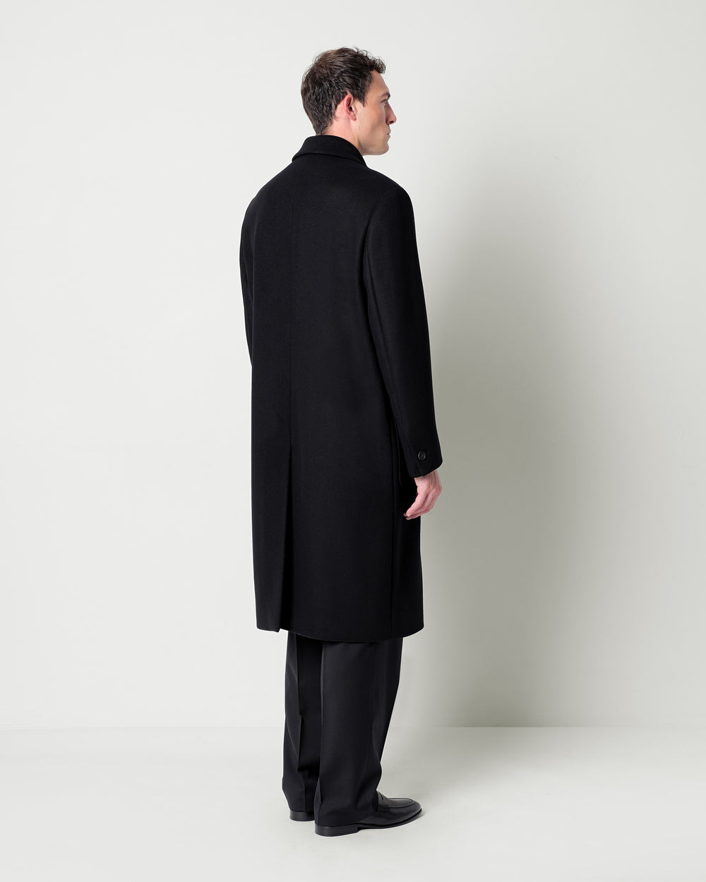 relaxed fit double breasted coat in a wool blend fabric