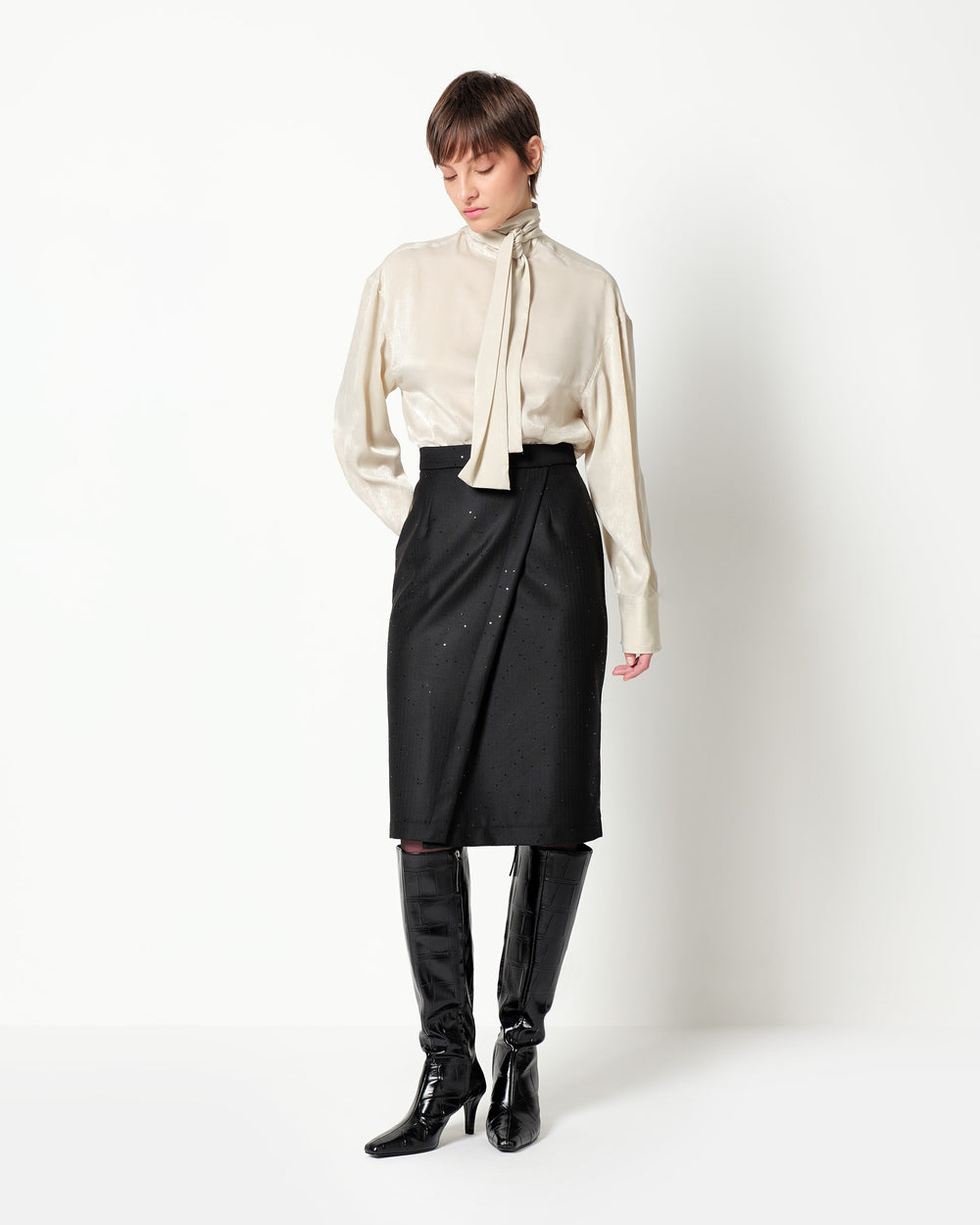 pinstriped longuette with sequins
