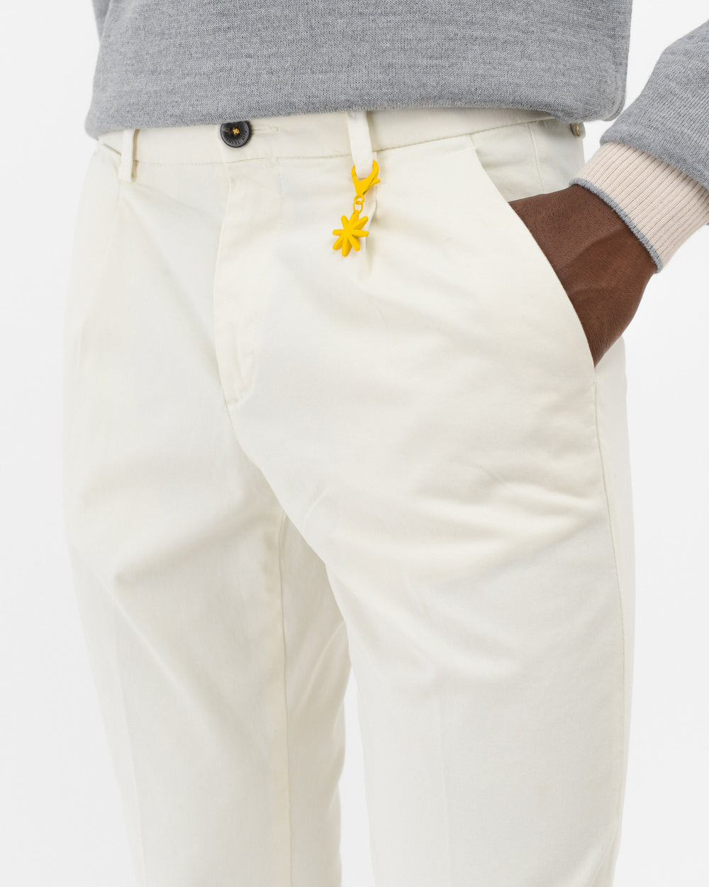 white stretch cotton garment dyed pinces pants slim fit